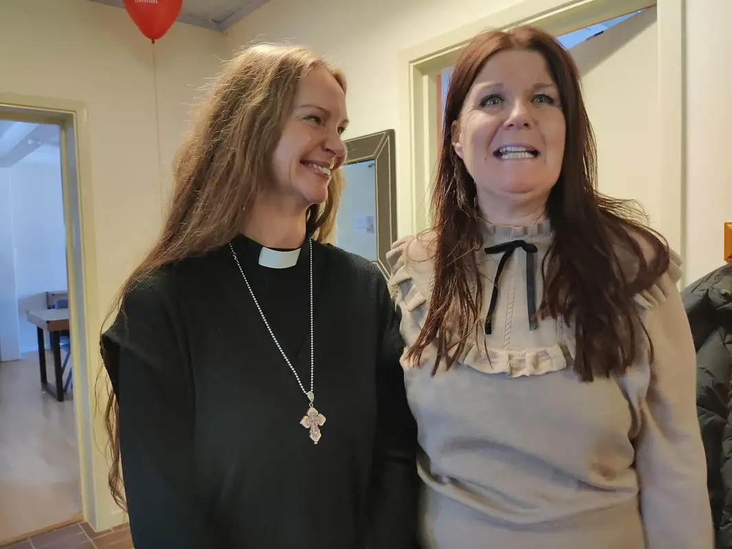 Kyrkoherde Cecilia Jansdotter och Nina Eriksson församlingsassistent
